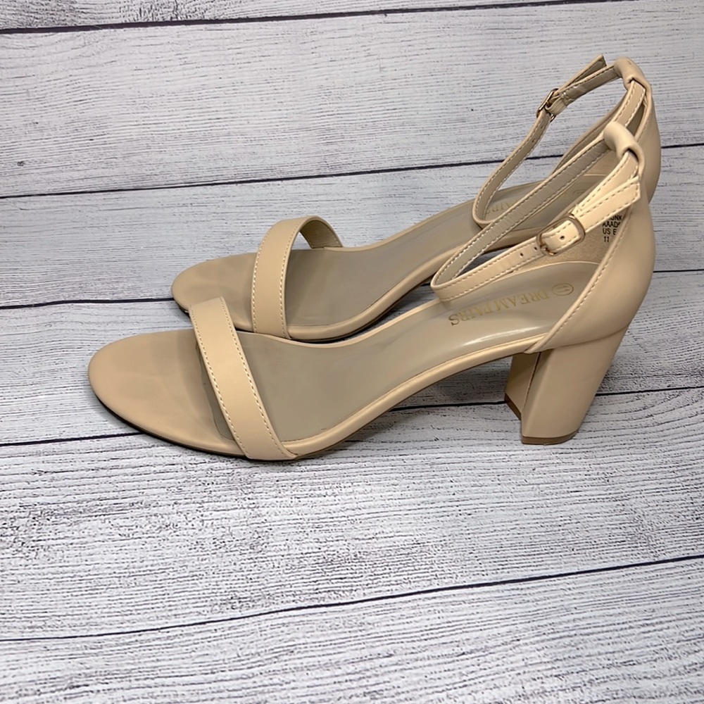 Size 11 Nude Heel.